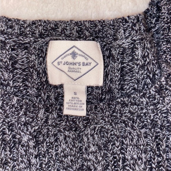 Grey sweater - Picture 2 of 2